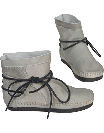 Akha Boots Off White