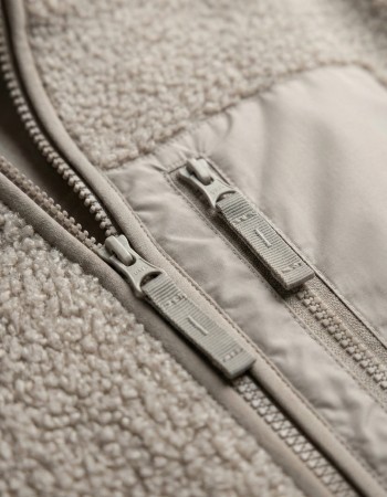 Jas Kuschelby Long Rainy Day Beige detail