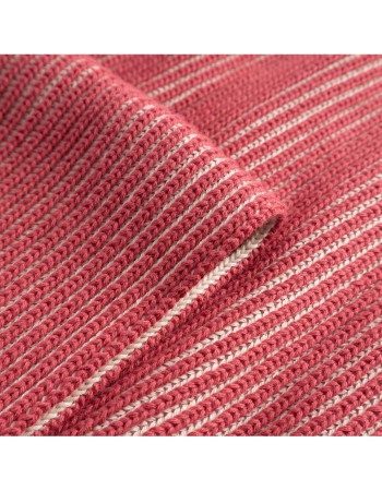 Shawl Norrefors Vanillia Red detail