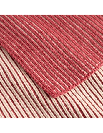Shawl Norrefors Vanillia Red detail