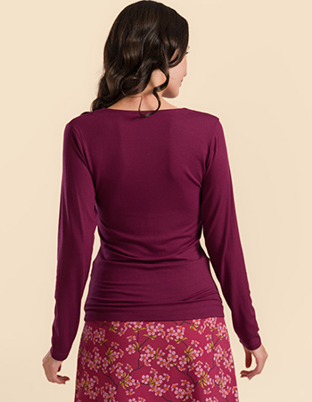 Lalamour longsleeve Angela met V-hals, gedragen door model