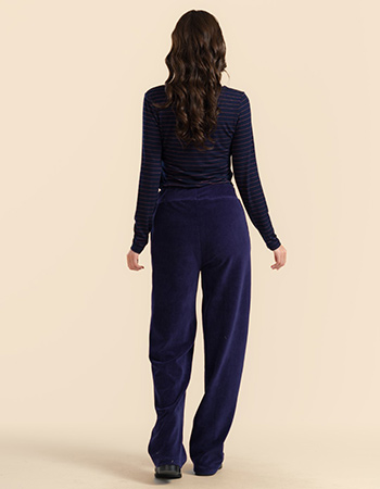 Blauwe Lalamour Hailey trousers in ribstof met brede tailleband, duurzame mode