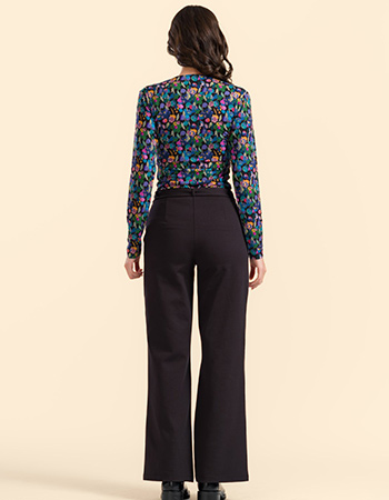 Zwarte Lalamour Sue broek met licht uitlopende pijpen en ceintuur, duurzame mode