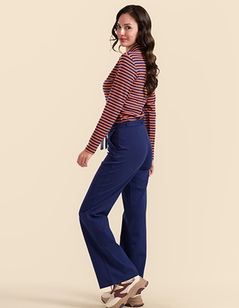 Blauwe Lalamour Sue pantalon met wijde pijpen en ceintuur, duurzame mode