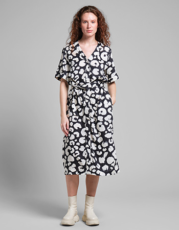 Jurk Kallvik Painted Leopard Black