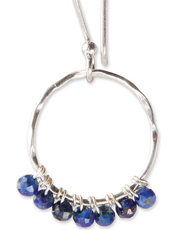 Verzilverde Oorbellen Compassion Lapis Lazuli detail