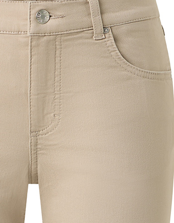 Bermuda Turn Sand detail