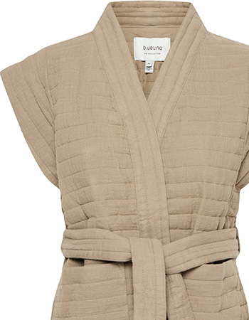 Vest Byestino Roasted Cashew detail