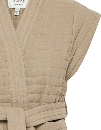 Vest Byestino Roasted Cashew detail