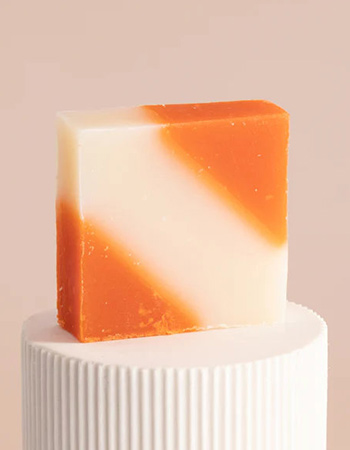 Franse Zeep Diagonale Rouge Creme De Miel detail