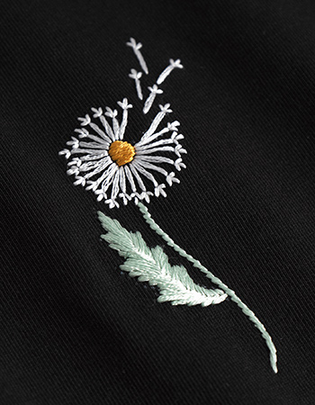 T‑shirt Visby Dandelion Emb  Black detail