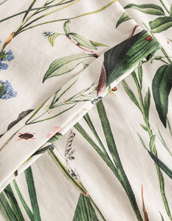 T&#8209;shirt Visby Flower Field Whisper White detail