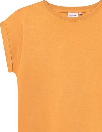 T&#8209;shirt Visby Base Amber Gold detail