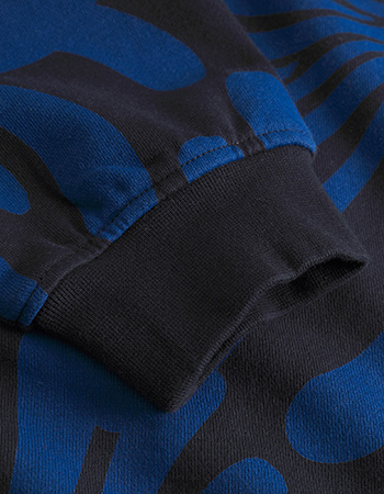 Sweater Ystad Big Flowers Blue detail