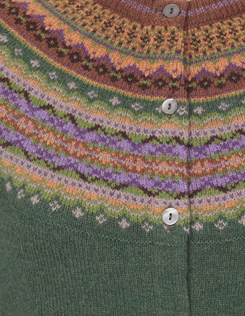 Cardigan Alpine Fair Isle Merino Lamswol Thistle detail