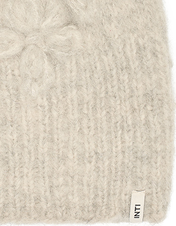 Muts Alpaca  Daisy Silver detail