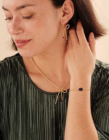 De sieraden van A Beautiful Story vertellen een verhaal. Elk stuk is met de hand