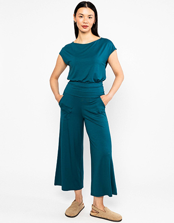 tijdloze pantalon van Blutsgeschwister gecombieerd met Breezy shirt