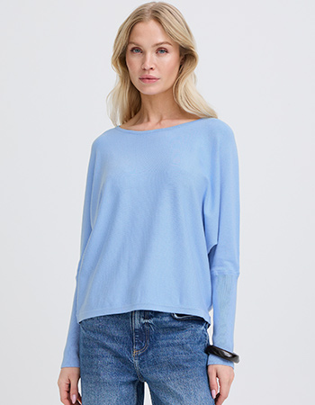 Elegante damestrui met ronde hals en vleermuismouwen.  