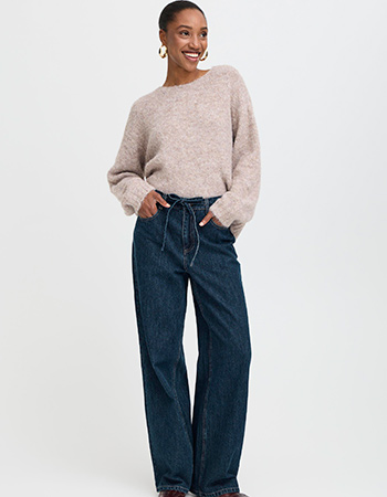 De BYLukan jeans van B.Young combineert stijl en comfort. Gemaakt van duurzaam k