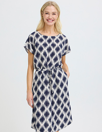 Kniejurk met tunnelkoord en kapmouwtjes