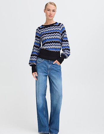 Stijlvolle blauwe trui van B.young, zachte viscose en milieuvriendelijk geproduc