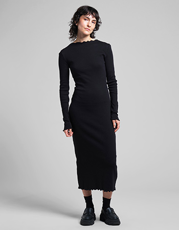 De LOFTA jurk van Dedicated is een stijlvolle basic van biologisch katoen rib-je