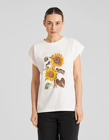 wit shirt van dedicated duurzaam en verantwoord geproduceerd