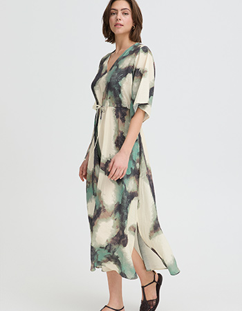 Losvallende lange jurk met print, licht en prettig om te dragen.