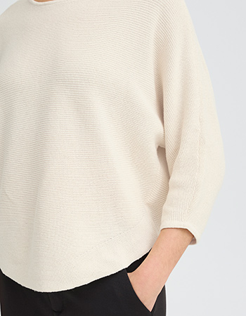 fijn gebreide witte trui