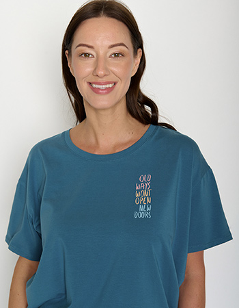 Duurzame top met langere mouwen en relaxte pasvorm, fijn voor elke dag.