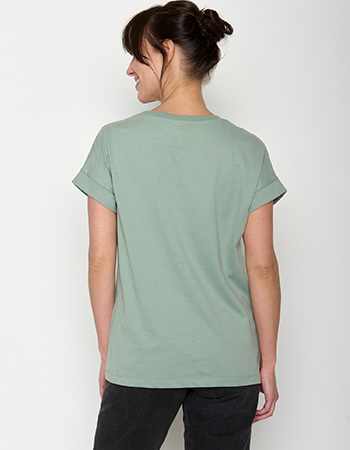 Casual Greenbomb shirt dat tot op de taille valt, makkelijk te combineren.