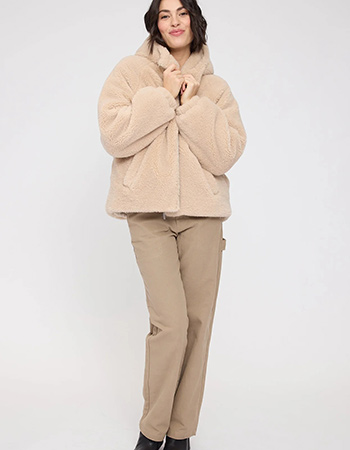 Zachte teddy jas van MAZINE, fair geproduceerd en duurzaam.