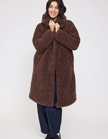 Lange faux fur jas van Mazine: superzacht, warm en helemaal vegan. Gemaakt van 1