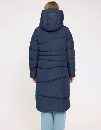 Warme, luchtige puffer van Mazine — functioneel, vegan en klaar voor elk weertyp