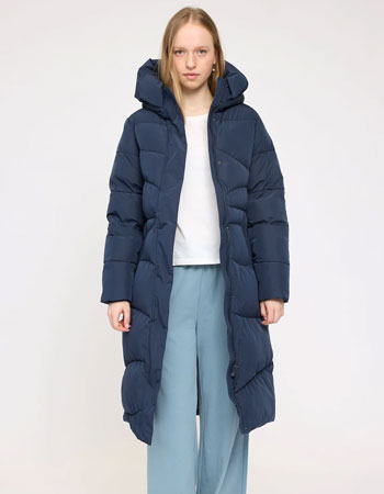 Warme pufferjas van Mazine — licht, vegan en heerlijk zacht. Ideaal voor koude d