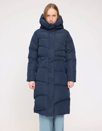 Stijlvolle puffer van Mazine: warm, waterafstotend en duurzaam gemaakt.