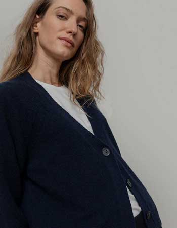 Rifo cardigan Tosca in blauw, cropped fit van gerecycled kasjmier.