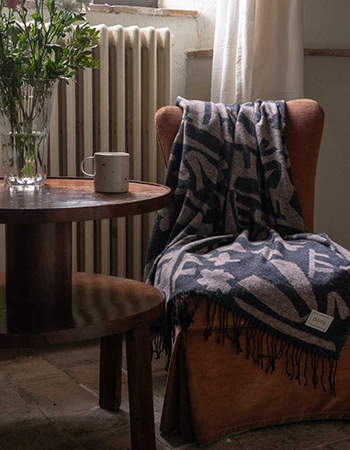 warme plaid van RIFO gemaakt van gerecyceld katoen