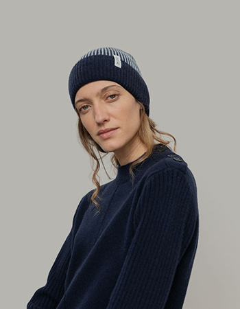 De RIFO beanie is een warme en duurzame muts, gemaakt van gerecycled textiel. Ti