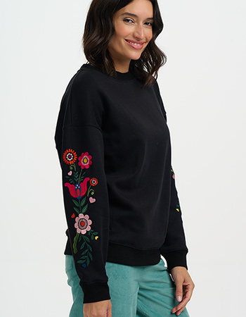 Duurzame sweater met decoratieve print, makkelijk te combineren met jeans of jog