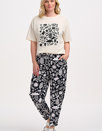 Zachte T-shirts van biologisch katoen – eerlijk, vrolijk en duurzaam. Ontdek Sug