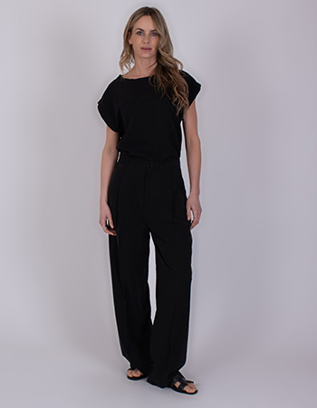 Tijdloze pantalon die moeiteloos combineert met een shirt, blouse of fijne knit.