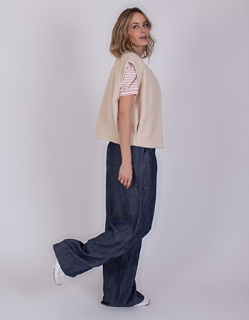 The Clothed gilet met een losse pasvorm, ideaal om te dragen over een shirt of b