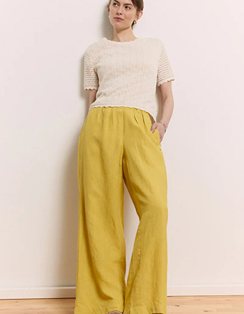 Luchtige linnen pantalon van Europees linnen met wijde pijpen en steekzakken.