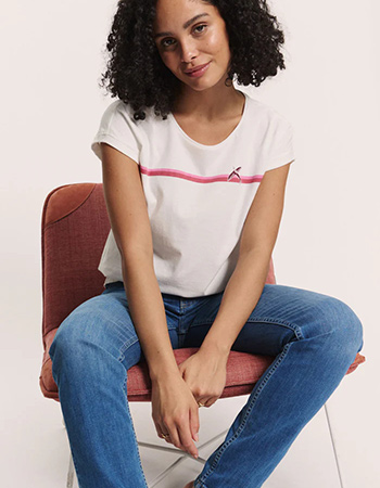 GOTS-gecertificeerd shirt met overslag schouder en zomerse uitstraling.