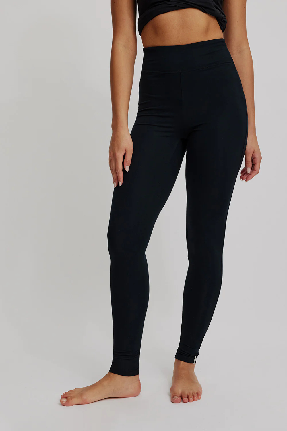 De zwarte legging van Tranquillo is een comfortabele basic van biologisch katoen