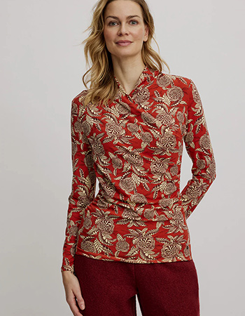Deze Tranquillo blouse van EcoVero™ viscose heeft een gekruiste V-hals en speels