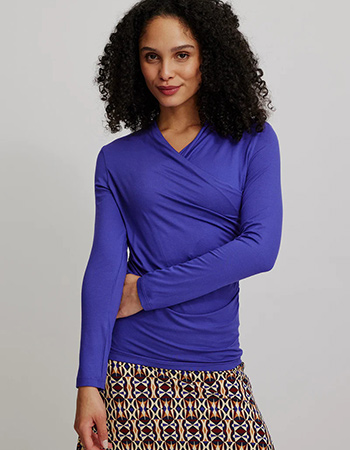 De Tranquillo blouse in paars combineert een moderne look met een flatteuze pasv