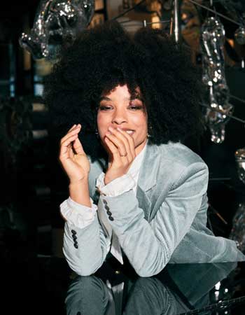 \Stijlvolle Zilch blazer in ribstof. Elegante sage kleur, licht stretch en een m